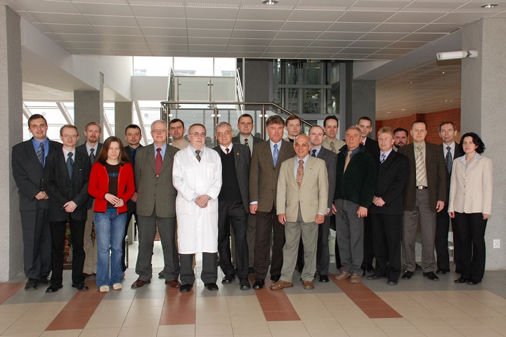 [Pracownicy Katedry Telekomunikacji i
Aparatury Elektronicznej - 2007]